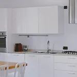 Casa Lobe - Charming In Village Centre Apartment La Morra