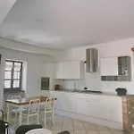 Casa Lobe - Charming In Village Centre *