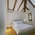 Casa Lobe - Charming In Village Centre Apartment La Morra