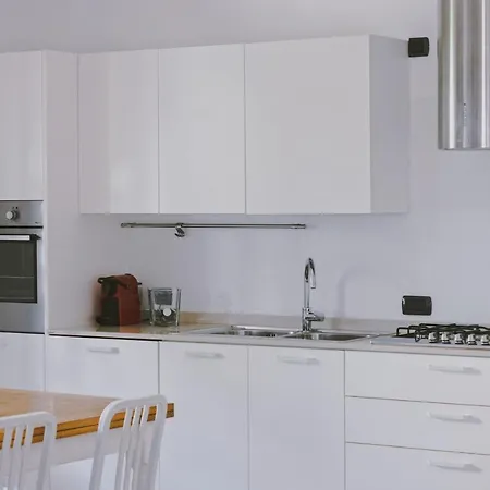 Casa Lobe - Charming In Village Centre Apartment La Morra