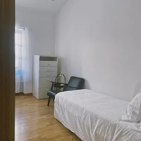 Casa Lobe - Charming In Village Centre 아파트 라모라