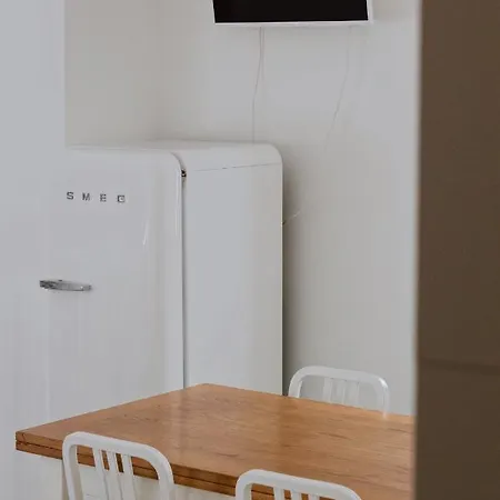 Casa Lobe - Charming In Village Centre Apartment *