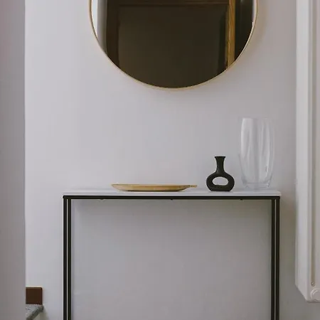 Casa Lobe - Charming In Village Centre Apartament