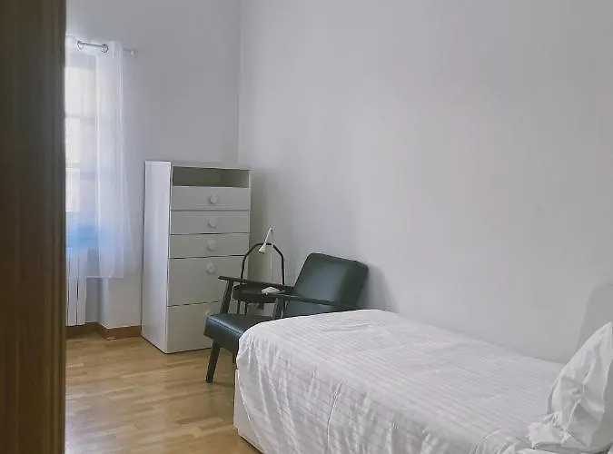 Casa Lobe - Charming In Village Centre 아파트 라모라
