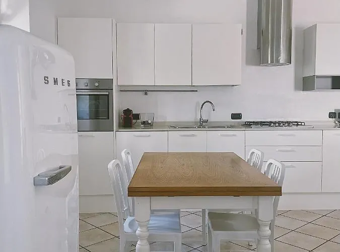 Casa Lobe - Charming In Village Centre Apartment *